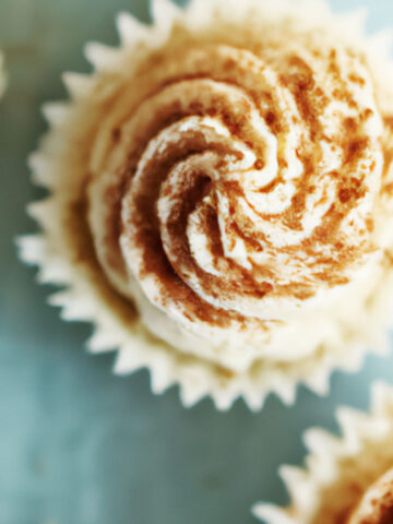 cinnamon vanilla cupcake