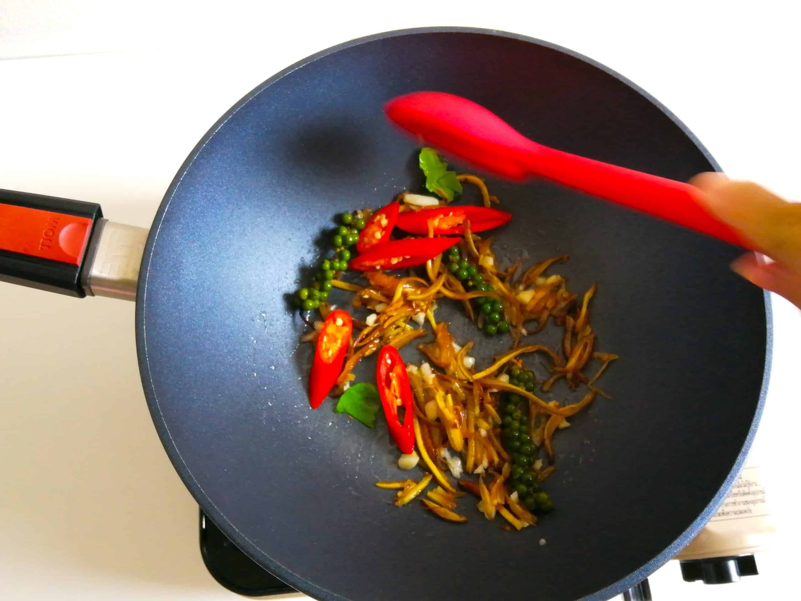 泰惹味香料炒蝦
Stir-fried Shrimp with herbs & spices