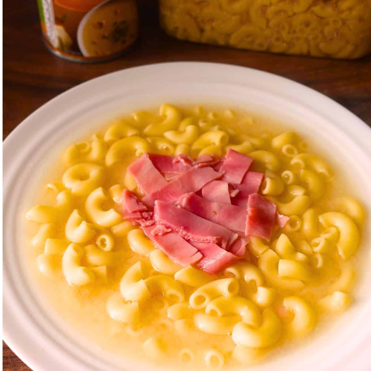 Macaroni Soup with Ham 火腿通粉 - Yves Kitchen