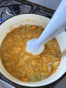 Blending red lentils into puree