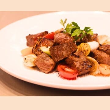 Stir-fried Angus Beef Cubes with Scallions |蔥爆安格斯柳粒