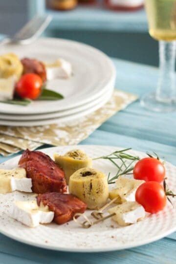 Brochette de camembert with duck