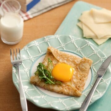Crepes with cheese filling