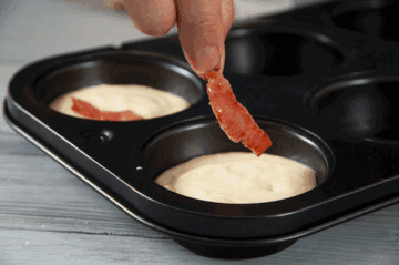 bacon and cheese muffin